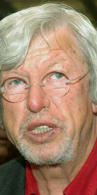 Helmut Ruge, German comedian, dies at age 74